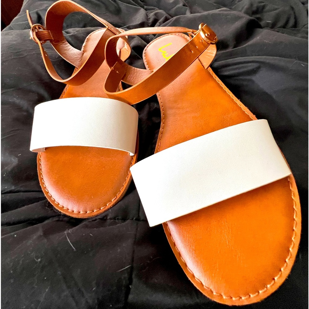 LuLu never worn sandals